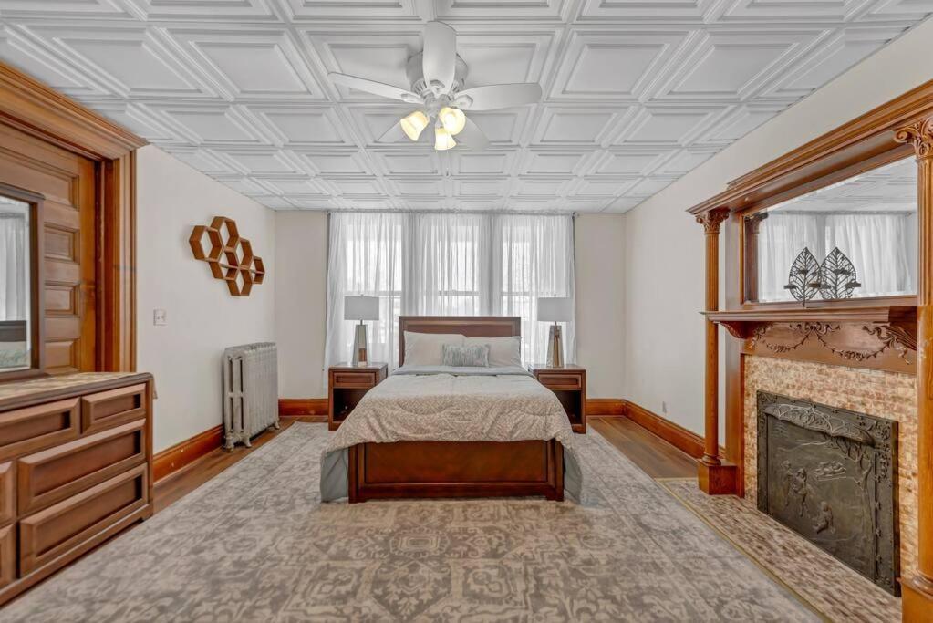 Apartment Victorian Charm In & Niagara Falls